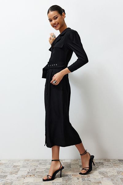 Trendyol Modest Tkané košilové šaty lněného vzhledu s knoflíky a černým páskem Tctss24Eb00017