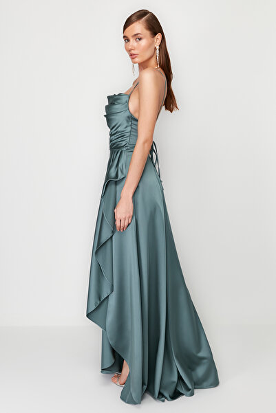 Trendyol Collection Dlouhé modré saténové večerní šaty - Stylový design TPRSS24AE00112