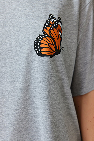 Trendyol Collection Gray Melange Front and Back Printed Oversize/Wide Fit Crew Neck Knitted T-Shirt TWOSS24TS00119