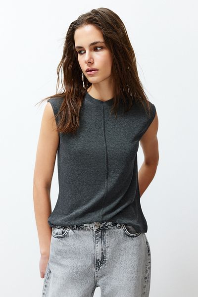 Trendyol Collection Anthrazitfarbene Viskose/weicher Stoff Taillierte/Flexible Strickbluse TWOSS24BZ00432