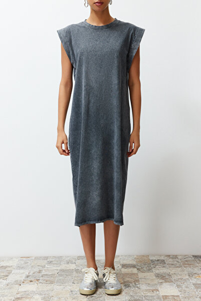 Trendyol Collection Sukienka dzianinowa w kolorze antracytowym z efektem sprania/wyblaknięcia, o kroju prostym/przesuniętym TWOSS24EL00126