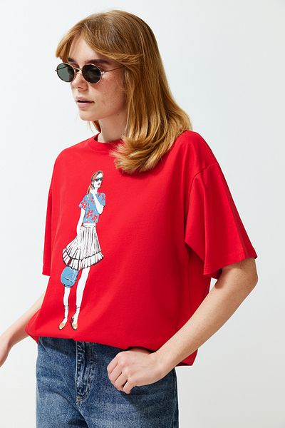 Trendyol Collection Piros nyomtatott, laza/kényelmes szabású nyakú, kötött póló TWOSS24TS00109