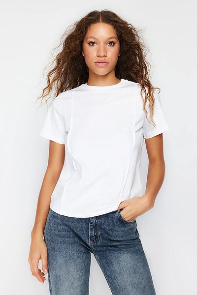 Trendyol Collection Tricou alb tricotat obișnuit cu nervuri cu decolteu triplu TWOSS24TS00050