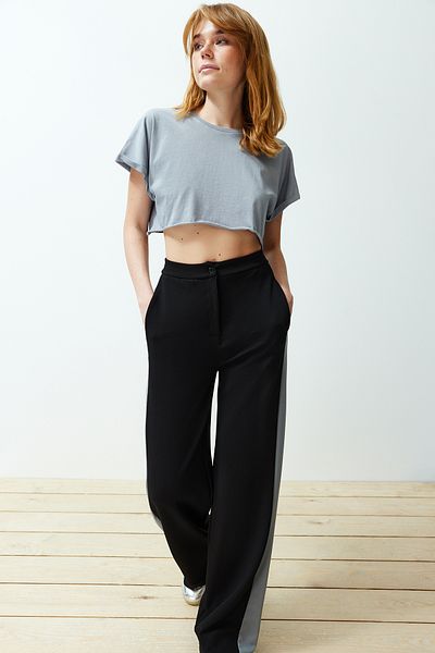 Trendyol Collection Černá barva blokovaný rovný/rovný střih strečové kalhoty TWOSS24PL00100