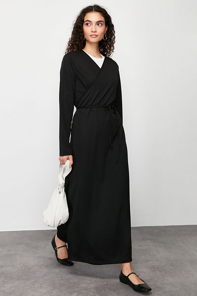 Trendyol Modest Černé pletené modlitební šaty s dvojitým límcem – s páskem, TCTSS24EB00158