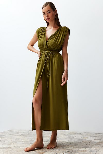 Trendyol Collection Grünes Maxi-Strandkleid mit gewebtem Schlitz TBESS23EL00069