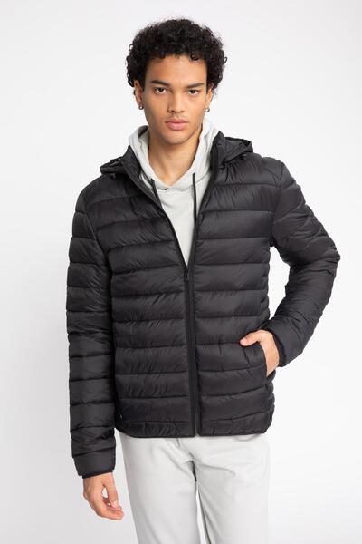 DeFacto Su Itici Hafif Şişme Mont Slim Fit Dar Kesim Kapüşonlu Fermuarlı Cepli Mevsimlik N4661az23au