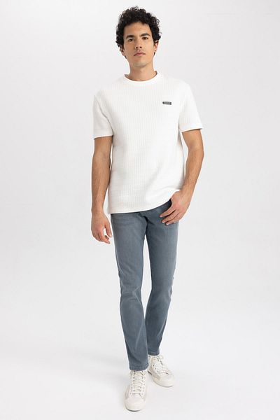 DeFacto Pedro Slim Fit Στενή Εφαρμογή Κανονική μέση με στενό πόδι Jean παντελόνι A2180ax23sp