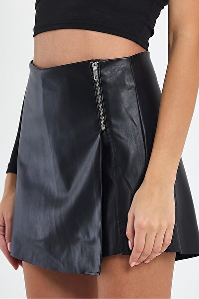 Ceylen Kapaklı Fermuar Detay Deri Şort Etek