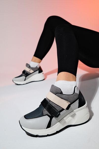 LuviShoes BERGE Ice Black dámské sportovní tenisky na klínové podrážce na suchý zip
