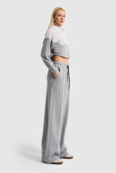 its basic Women's Gray Color Pocket Detailed Loose Cut Design Sweatpants