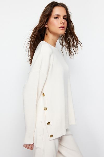 Trendyol Collection Ecru Comfortable Cut Basic Knitwear Top and Bottom Set TWOSS24AU00077