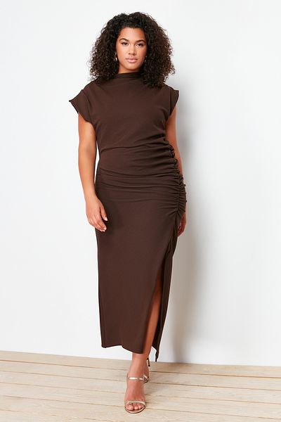 Trendyol Curve Brown Gather részletes Midi kötött ruha TBBSS24AH00080
