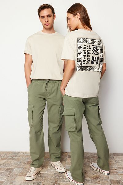 Trendyol Collection Hellkhakifarbene Unisex-Cargohose mit regulärer Passform und elastischem Bund, TMNSS24PL00003