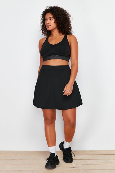 Trendyol Curve Schwarzer gestrickter Sport-Shorts-Rock – 2-lagig TBBSS24AP00024