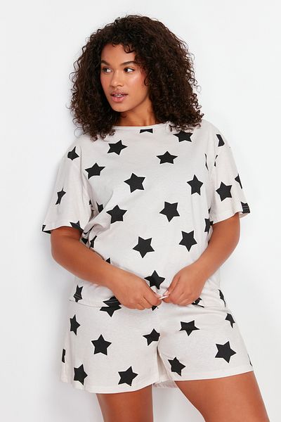Trendyol Curve Beigefarbenes Strick-Pyjama-Set mit Sternenmuster TBBSS24AI00027