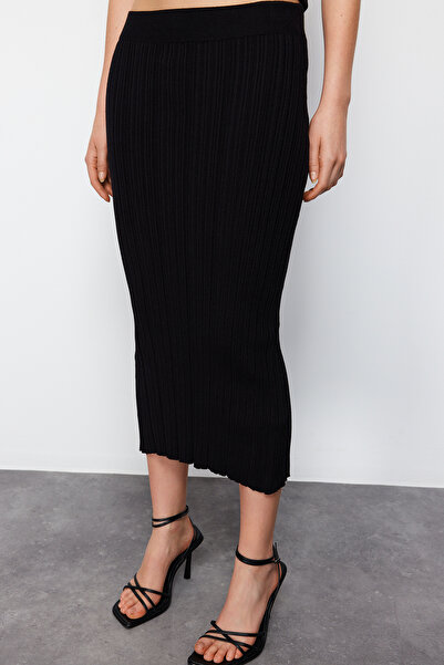 Trendyol Collection Чорна спідниця міді-трико преміум-класу з пряжі Ozel TWOSS24ET00042