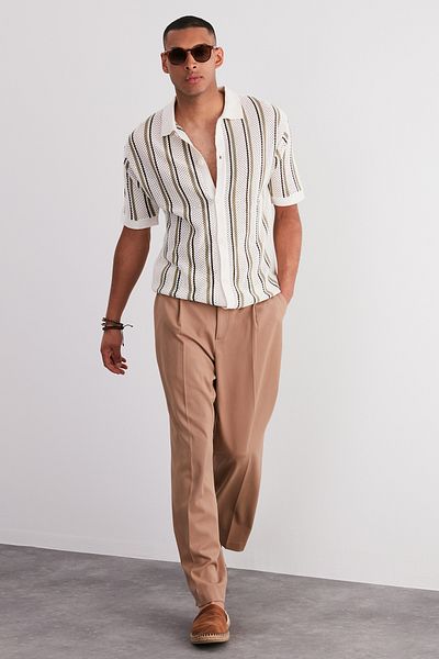 Trendyol Collection Durchbrochener, ecrufarbener Strick-Cardigan mit Hemdkragen – normale Passform, geknöpft, limitierte Auflage TMNSS24HI00000