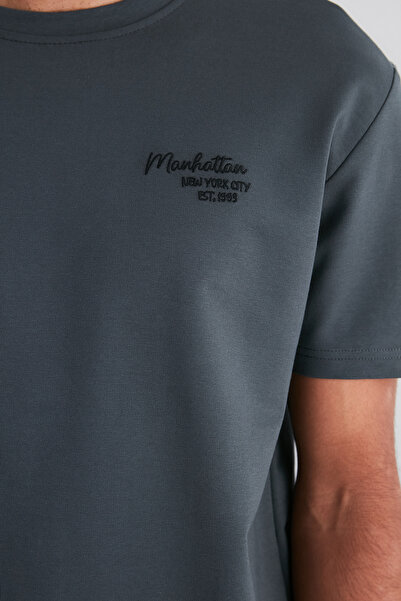 Trendyol Collection Σετ φόρμας Premium Anthracite Embroidered Oversize - TMNSS24EM00002