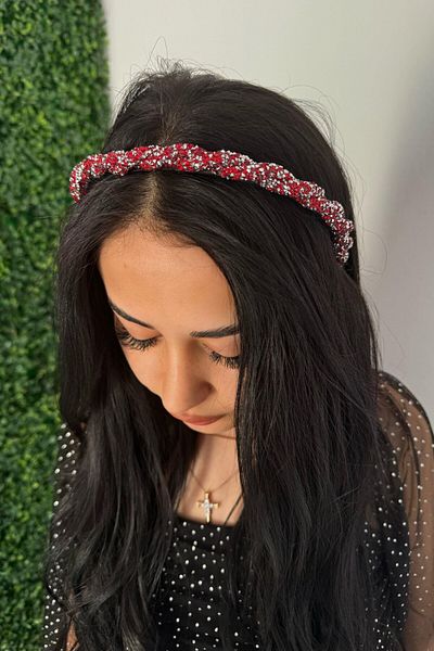 TAKIŞTIR Червена корона с детайли от камъни