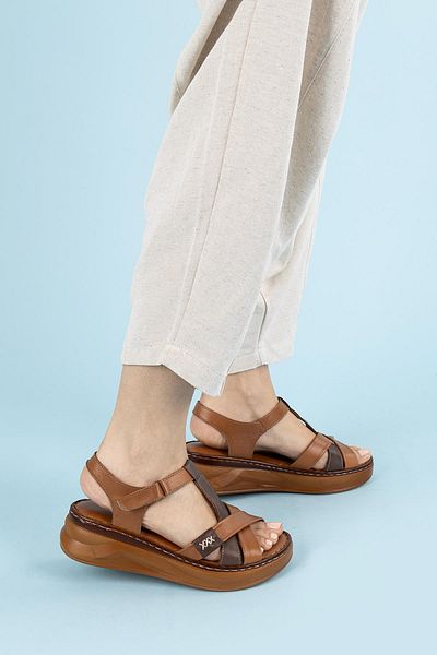 Getcho Dámské hnědé sandály z pravé kůže na suchý zip Manu
