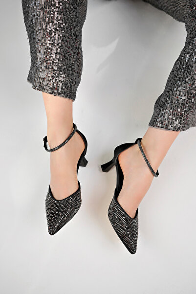 TOLGSHOES Γυναικεία βραδινά παπούτσια από σατέν πέτρα μαύρα