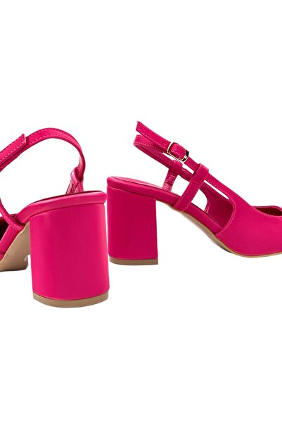 bescobel Kadın Fuşya İpeksi Malzeme Yuvarlak Burun Arkası Açık Saandalet 8 cm