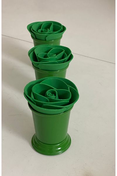 Elzem GREEN COLOR 3-PIECE ROSE BUCKET ROSE INCLUDED