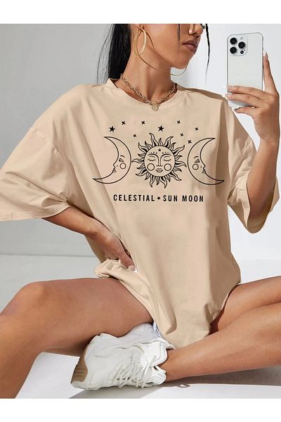 Modern Moda Светлокафява огромна тениска с щампа на минимално сърце