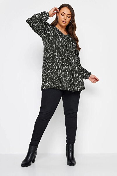 Stil Diva Plus Size V-neck Long Sleeve Lycra Blouse with Elastic Ankles and Ruffle Hem321468