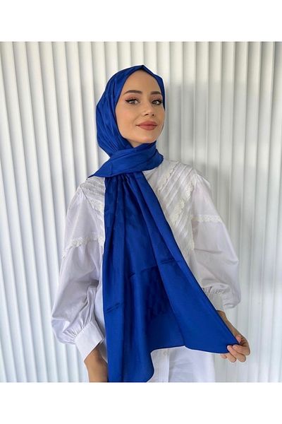 Misa Qubbe Model Saks Blue Shawl