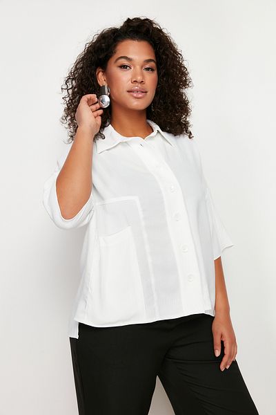 Trendyol Curve Weißes gewebtes Hemd TBBSS24AX00006