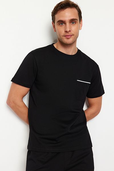 Trendyol Collection Schwarzes Pyjama-Set mit Paspeln und gestrickten Shorts in normaler Passform TMNSS24PT00021