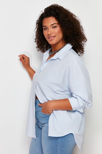 Trendyol Curve Übergroßes, blaues gewebtes Hemd - TBBSS24AX00012