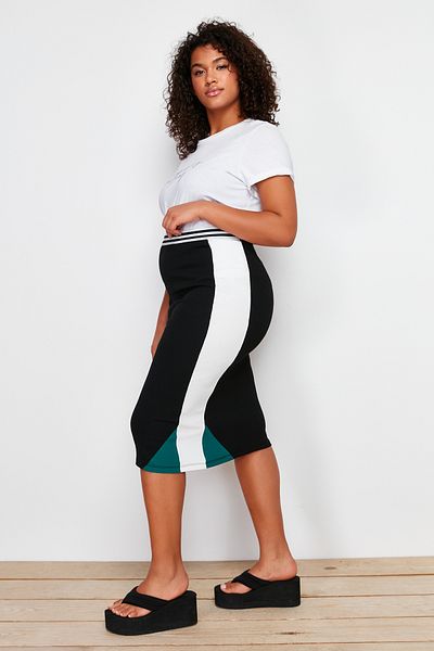 Trendyol Curve Black Color Blocked Midi Knitted Skirt TBBSS24AZ00038