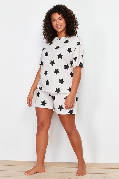 Trendyol Curve Beigefarbenes Strick-Pyjama-Set mit Sternenmuster TBBSS24AI00027