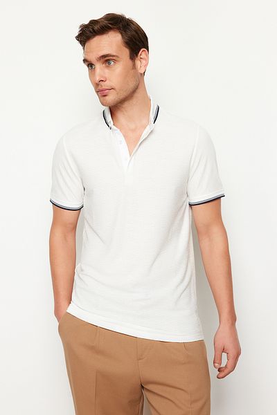 Trendyol Collection Colour Blocked White T-shirt Polo Neck - Ανάγλυφο, κανονική εφαρμογή TMNSS24PO00039