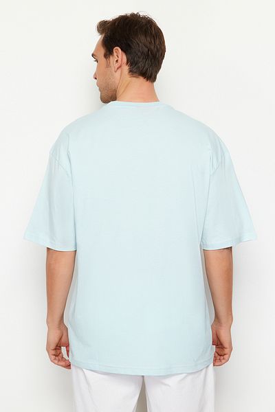 Trendyol Collection Oversize modré vyšívané tričko na šířku – 100% bavlna, krátký rukáv – TMNSS23TS00243