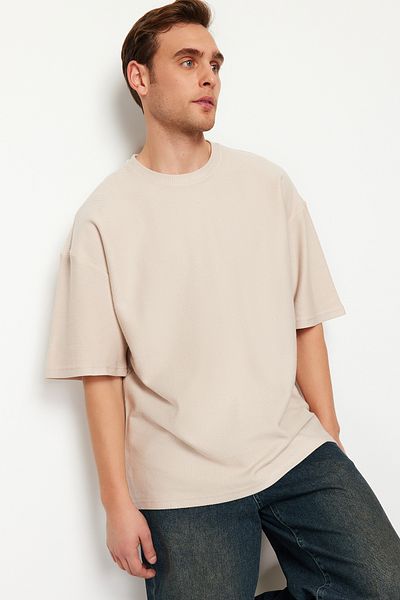 Trendyol Collection Oversize tričko se strukturou kamenné barvy ze 100% bavlny – TMNSS24TS00156