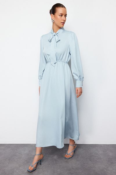 Trendyol Modest Hellblaues, gerade gewebtes Kleid mit Kragen und Bindeband TCTSS24EB00136