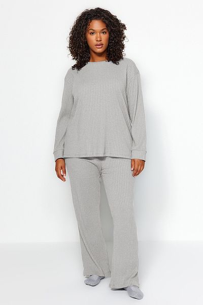 Trendyol Curve Anthrazitfarbenes, geripptes Camisole-Set mit Rundhalsausschnitt in Übergröße – TBBAW24CP00021