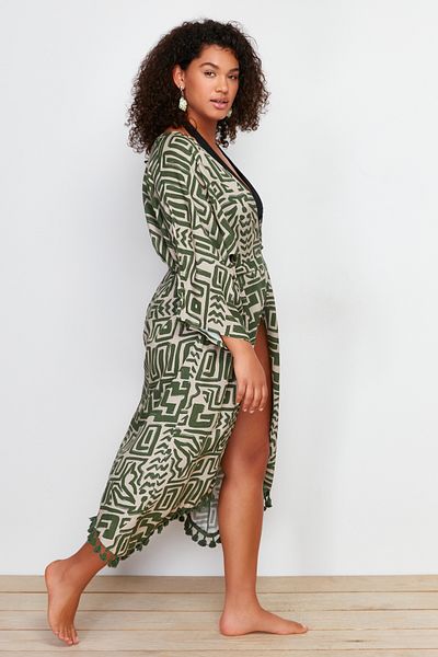 Trendyol Curve Strandkleidung aus Viskose mit Fledermausärmeln – mehrfarbiger Rock, übergroßer Kimono und Kaftan TBBSS24DE00005