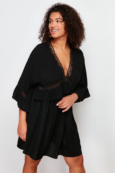 Trendyol Curve Fekete ujjú fodros csipke szalag részlet mini nagy méretű strandruha TBBSS24AH00134