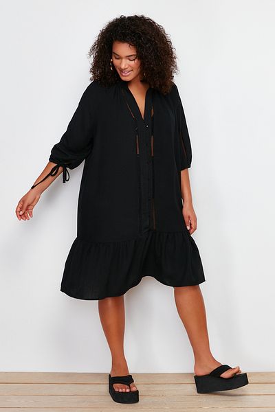 Trendyol Curve Plus Size Black V-Neck Beach Dress - Flounce Skirt with Button Detail Tbbss24Ah00100