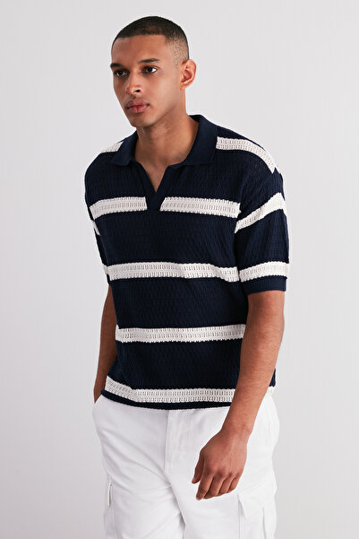 Trendyol Collection Sötétkék normál szabású pamut csíkos póló - TMNSS24PO00004 limitált kiadás