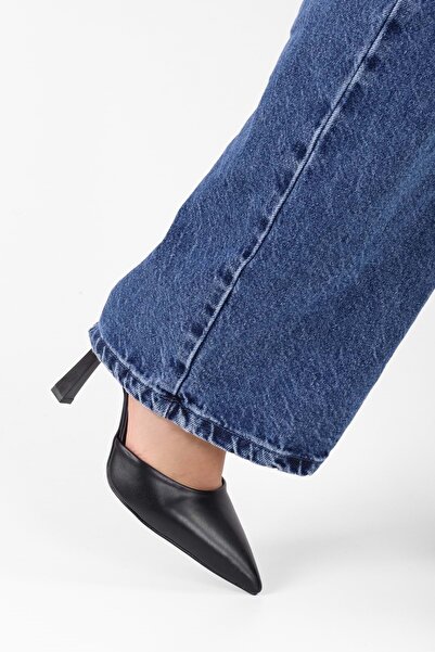 Shoeberry Dámský černý kožený pásek s páskem na kotník Martini