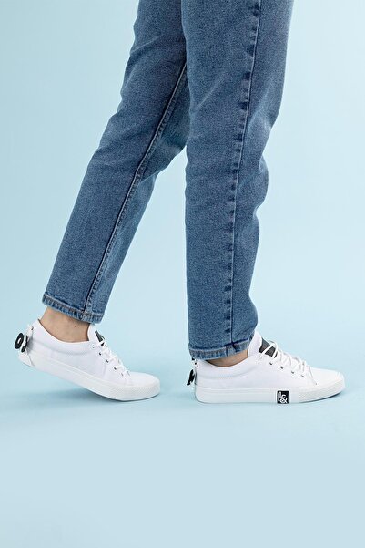 Getcho Lamkel Women's White Sneakers