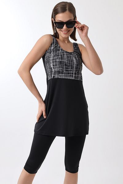 aykum Kleid mit Strumpfhose und Badeanzug mit Zwischenpaspelierung