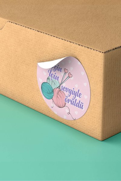 Basic Sense Pembe Sevgiyle Örüldü Yazılı Kargo Paketleme Ürün Etiketi - 3x3cm Kuşe 90 Adet - ST2142