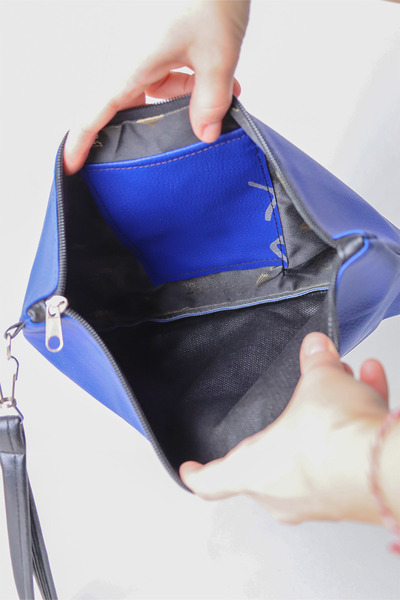 Jack Tonio Жіноча веганська шкіряна сумочка на блискавці з синім принтом